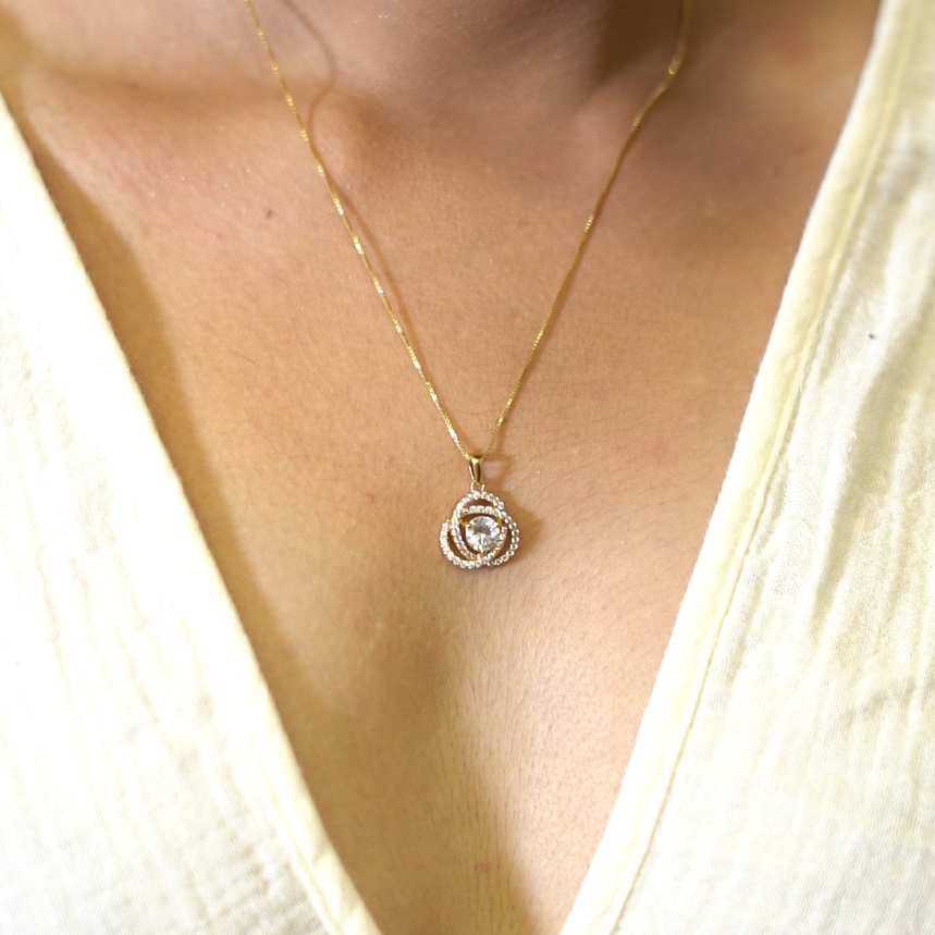 18k Fauzia Solitaire Pendant